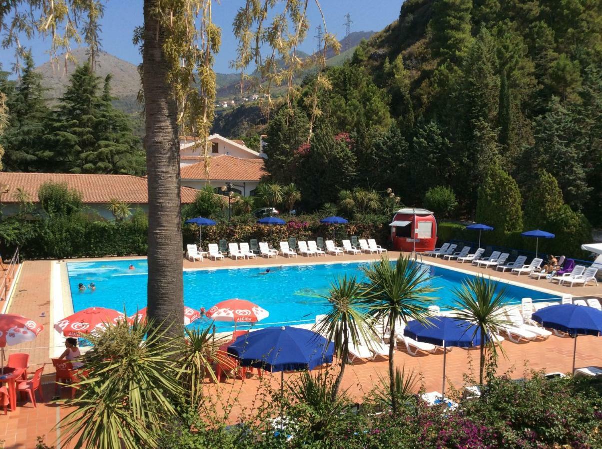 Villaggio Turistico La Mantinera - Appartamenti De Luxe Praia a Mare Bagian luar foto